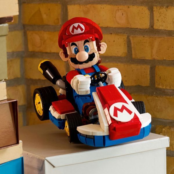 Конструктор Super Mario Mario Kart: Mario и Standard Kart, 1972 деталей 2917770348110 фото