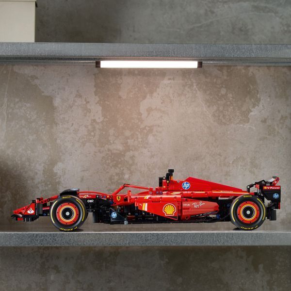 Конструктор Автомобиль F1 Ferrari SF-24 (42207) , 1361 деталей 2917770348134 фото