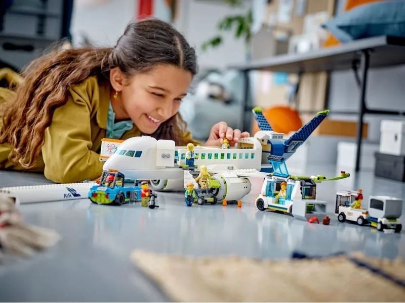 Конструктор Пасажирський літак, 913 деталей 2917770352360 фото